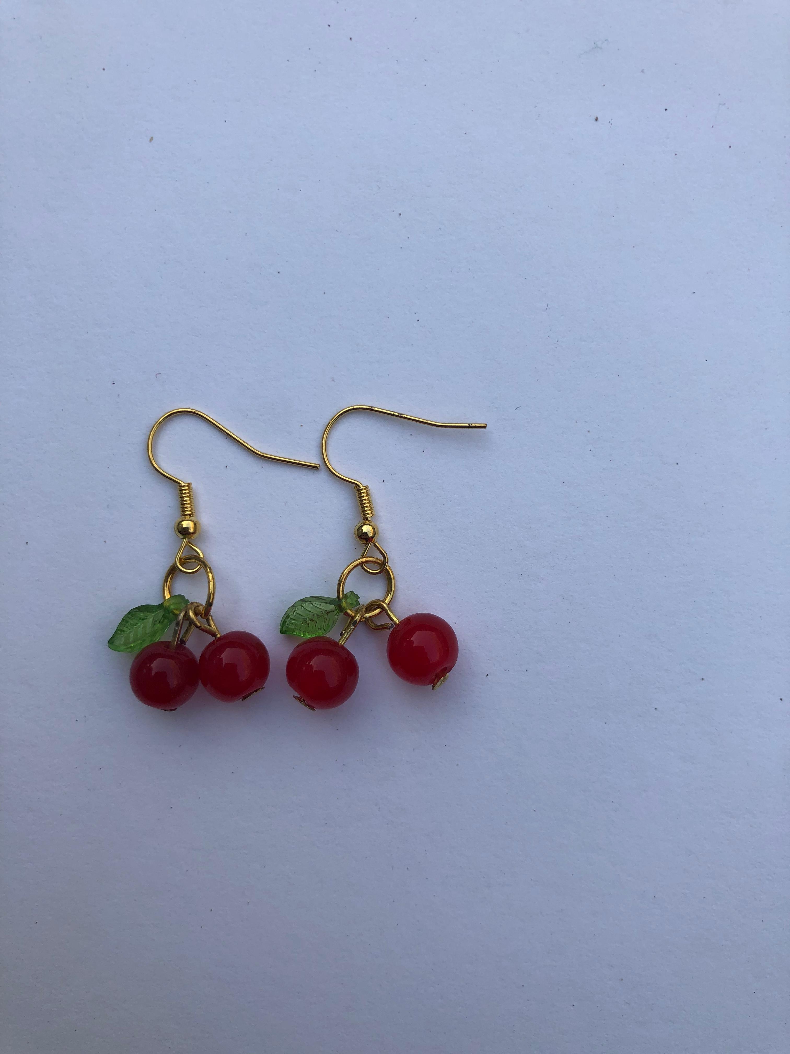 Red Cherry earrings (golden)