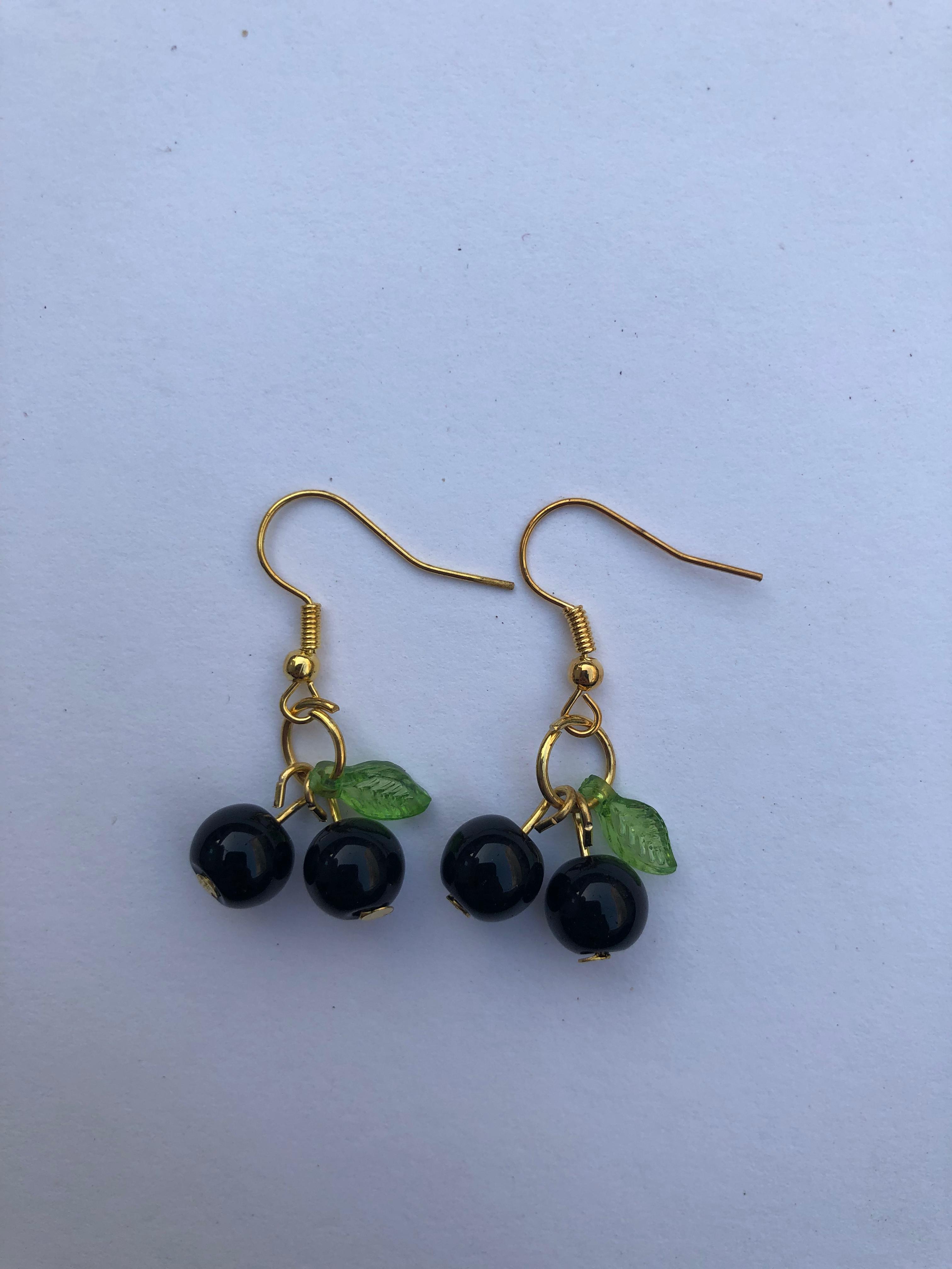 Black Cherry Earrings (golden)