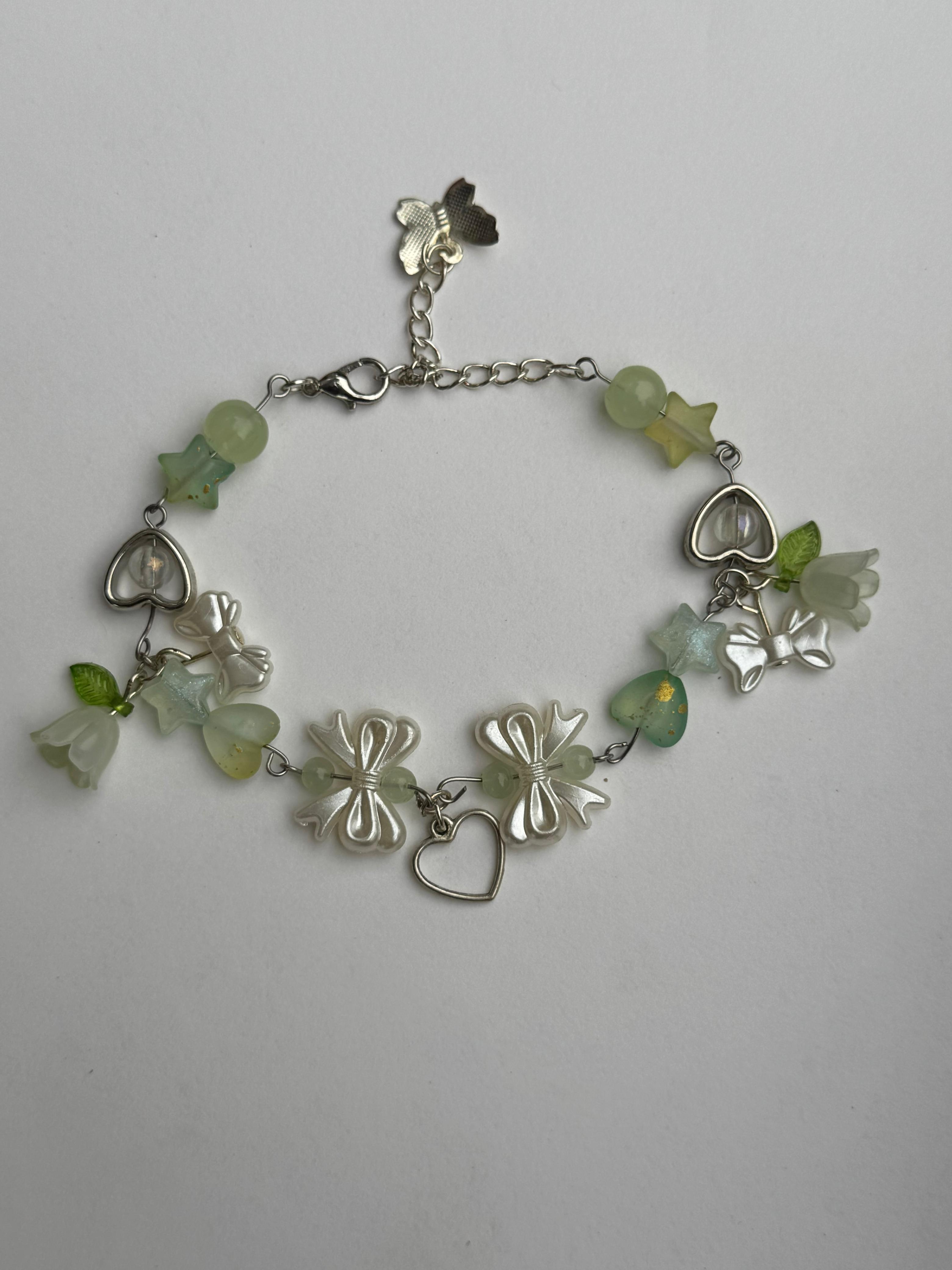 Green heart charmbracelet